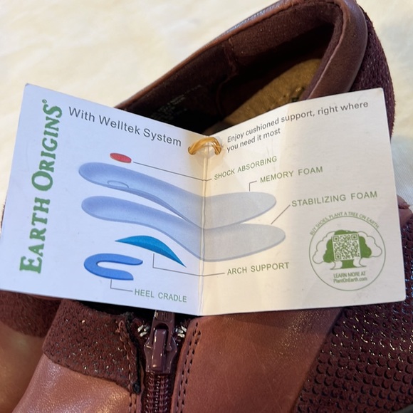 Earth Origins leather maroon super comfy shoes - Picture 11 of 11